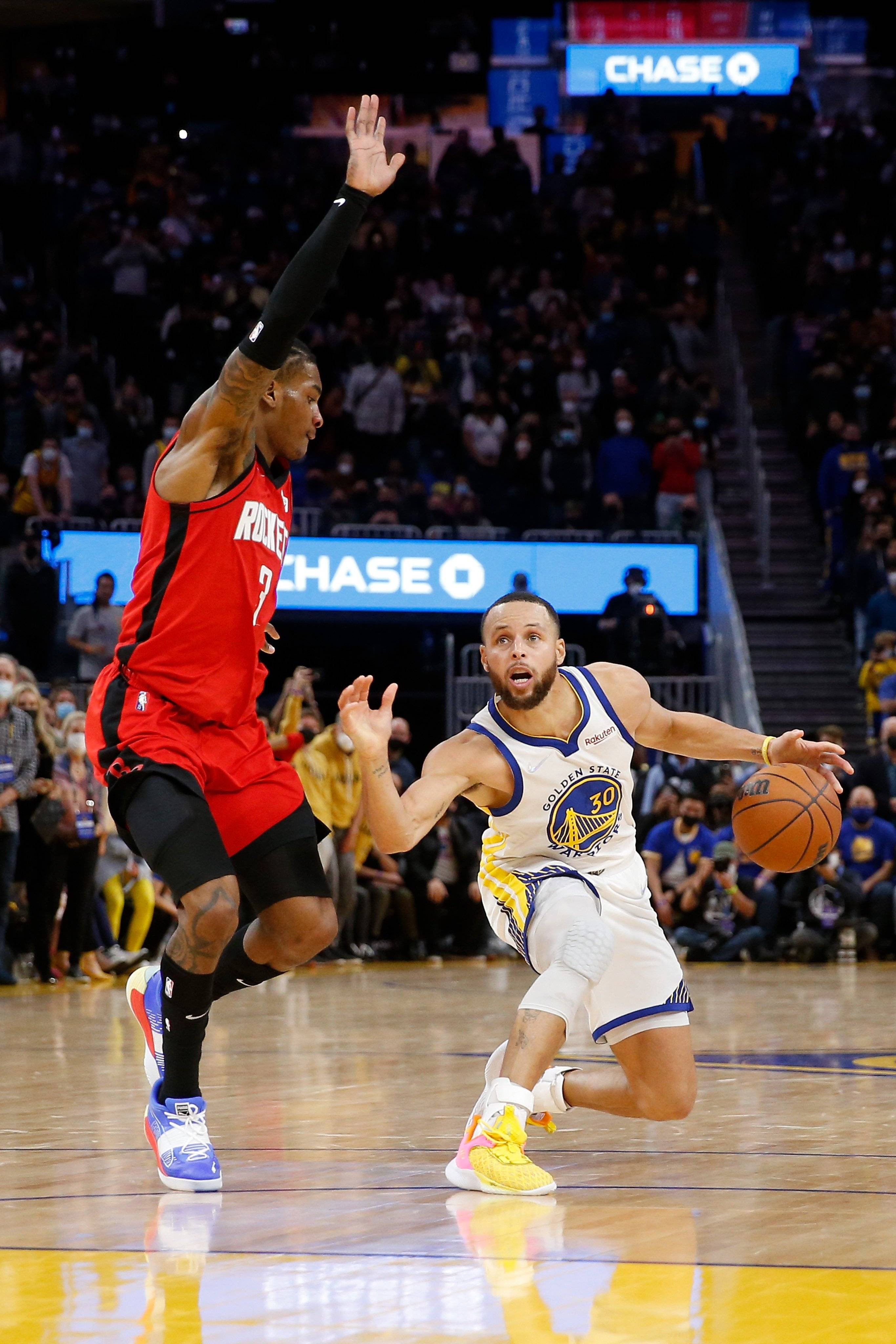 JackeyLove连续五场比赛得分超过爆冷，湖人挑战极限！